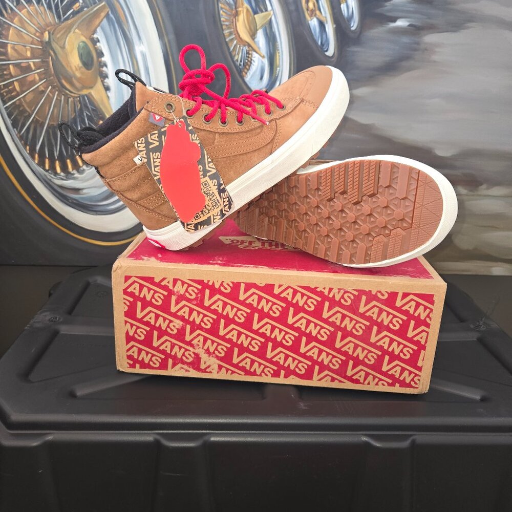 VANS- Sk8-Hi Mte-2  Hightop/boot COLOR-CHIPMUNK/MARSHMELLO SIZE-MENS 6/WOMEN 7.5